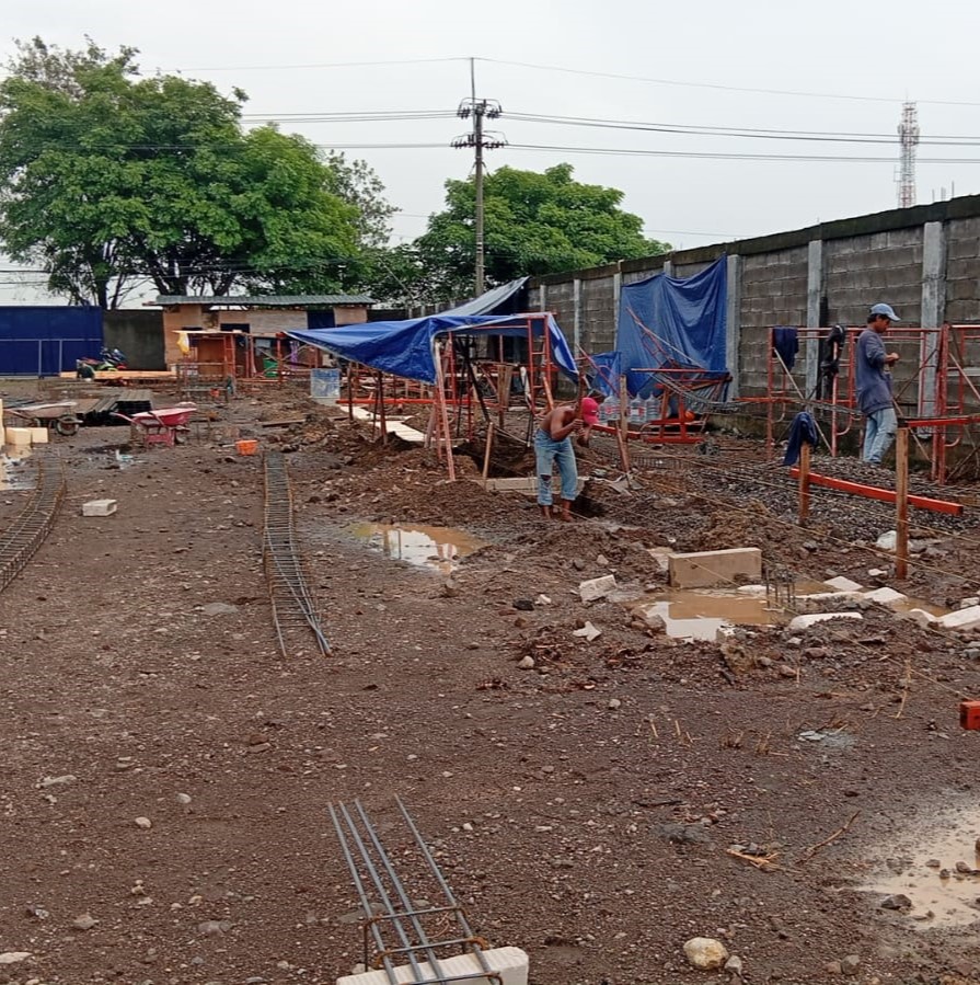 Progres Gudang Baja Pabrik Kerupuk 
